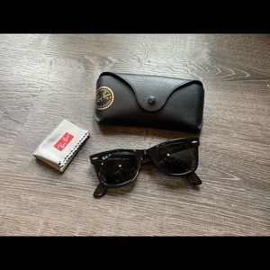 Ray-Bans Wayfarer Sunglasses